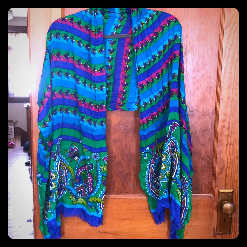 Gorgeous Vera Bradley Shawl or Scarf